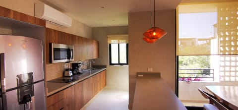 Luxury Apartment, 2 Bedrooms, Garden View | Private kitchen | Cookware/dishes/utensils