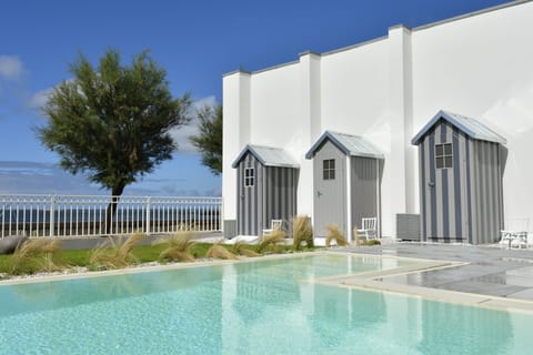 Indoor pool, seasonal outdoor pool, sun loungers