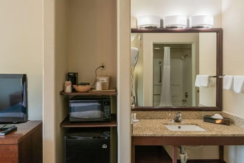 Standard Room, 2 Queen Beds, Non Smoking | Bathroom | Combined shower/tub, free toiletries, hair dryer, towels