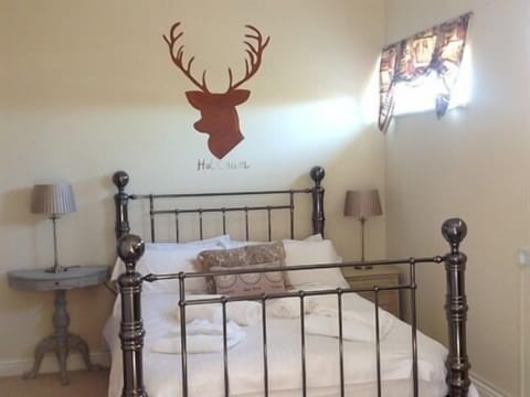 Double Room, Ensuite (Holkham) | Hypo-allergenic bedding, memory foam beds, individually decorated