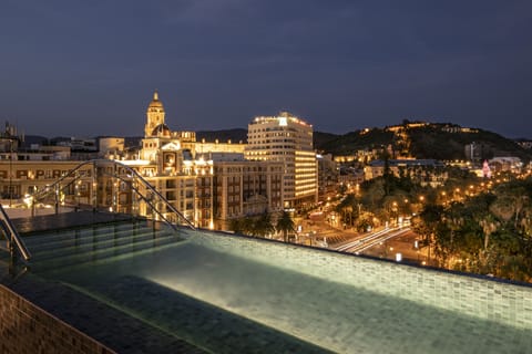 Poolside bar