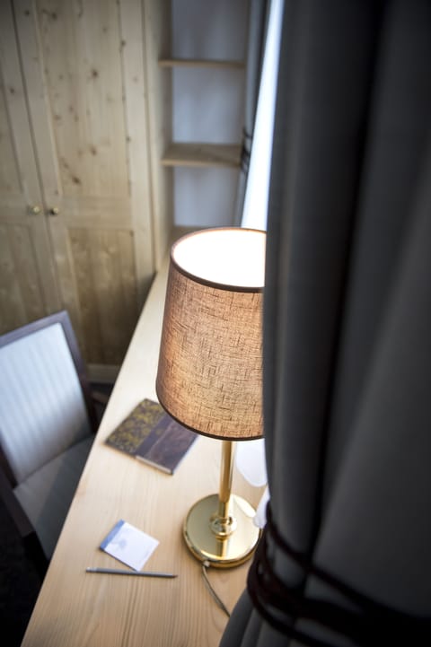 Junior Suite, 1 Queen Bed, Terrace, Mountain View | Down comforters, in-room safe, individually decorated