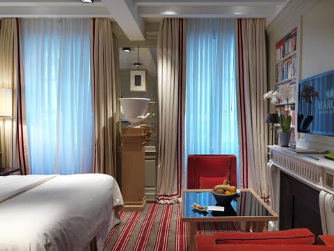 Junior Suite | Premium bedding, pillowtop beds, minibar, in-room safe