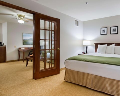 Suite, 1 Bedroom, Non Smoking | In-room safe, desk, iron/ironing board, rollaway beds