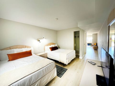 Two Room Suite | Free WiFi