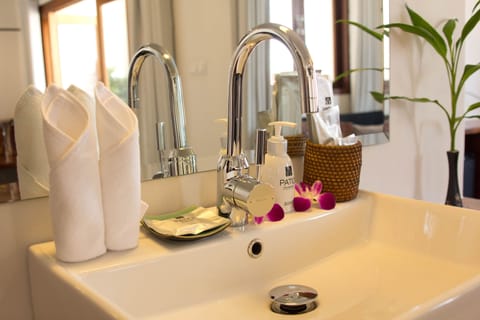 Suite, Patio | Bathroom sink