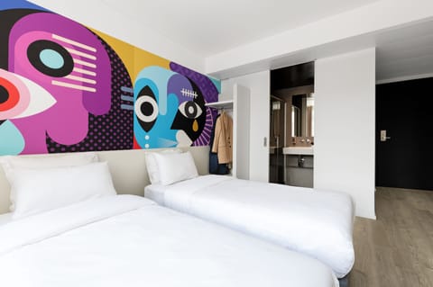 Twin Room | Premium bedding, laptop workspace, blackout drapes, soundproofing