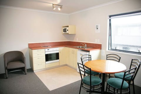 Apartment, 2 Bedrooms | Private kitchen | Fridge, microwave, coffee/tea maker, cookware/dishes/utensils