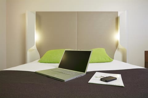 Standard Room, 1 Double Bed | Premium bedding, desk, soundproofing, free cribs/infant beds