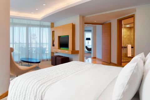 Panoramic Suite, 1 Bedroom, Non Smoking | 1 bedroom, pillowtop beds, minibar, in-room safe