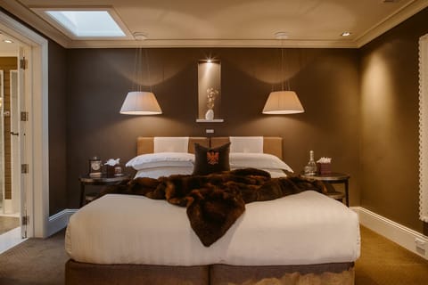 Heritage Suite | Premium bedding, pillowtop beds, free minibar items, desk