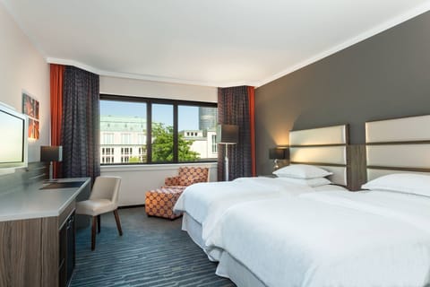 Superior Room, 2 Twin Beds, Non Smoking | Premium bedding, minibar, in-room safe, desk