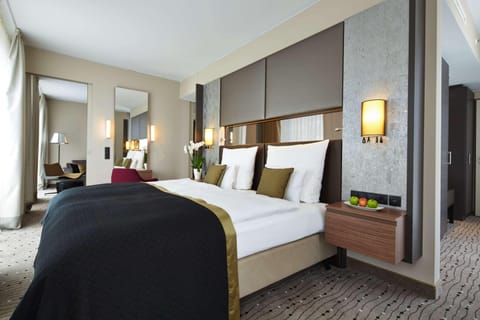 Suite | Premium bedding, down comforters, pillowtop beds, in-room safe