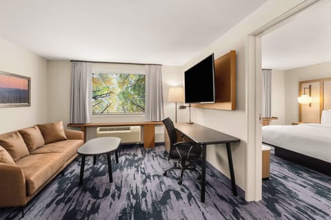 Suite, 1 Bedroom | Premium bedding, Tempur-Pedic beds, in-room safe, desk