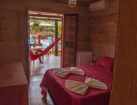 Double Room, 1 Double Bed, Courtyard View | Minibar, individually decorated, individually furnished, soundproofing