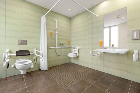 Standard Double Room, Accessible (Barrier-Free) | Accessible bathroom