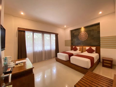 Deluxe Room | Minibar, rollaway beds, free WiFi, bed sheets