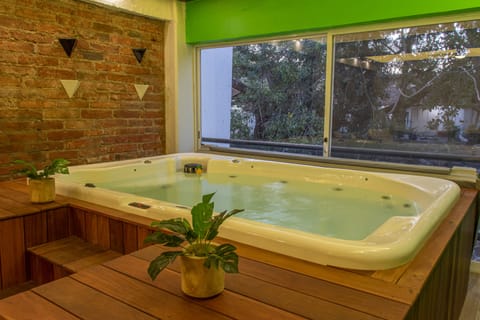 Indoor spa tub