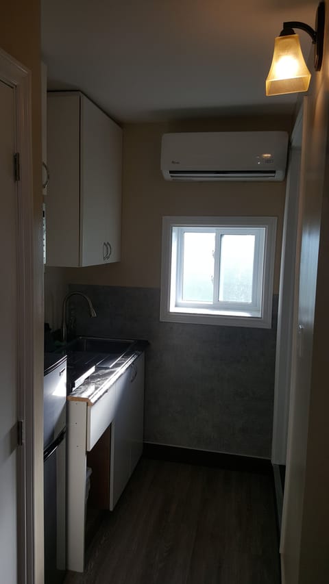 Microwave, coffee/tea maker