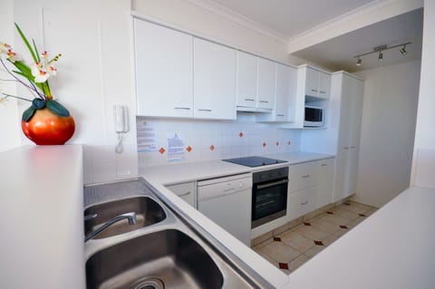 Three Bedroom - Superior | Private kitchen | Full-size fridge, microwave, stovetop, electric kettle