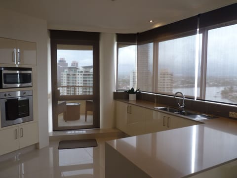 Standard Apartment, 3 Bedrooms | Private kitchen | Fridge, microwave, stovetop, dishwasher