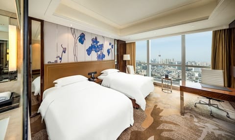 Executive Twin Room | Premium bedding, minibar, in-room safe, desk