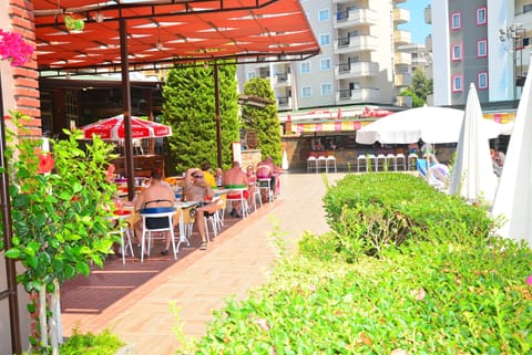 Poolside bar