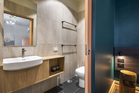 Standard Studio | Bathroom | Free toiletries, hair dryer, towels