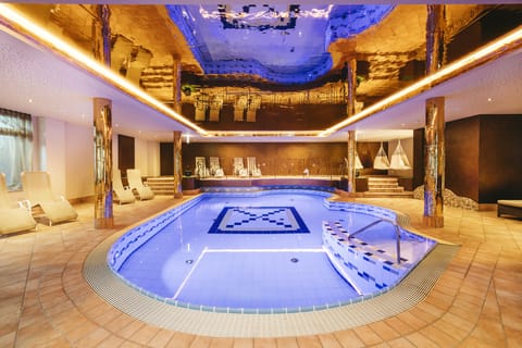 Exercise/lap pool