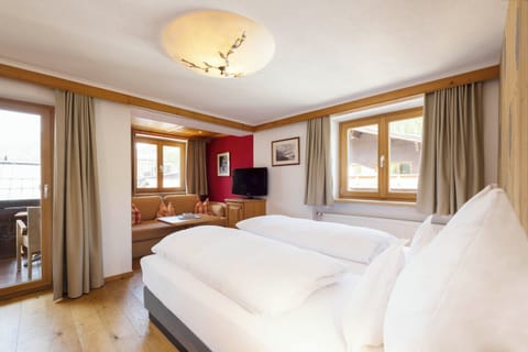 Deluxe Double Room | In-room safe, free WiFi, bed sheets