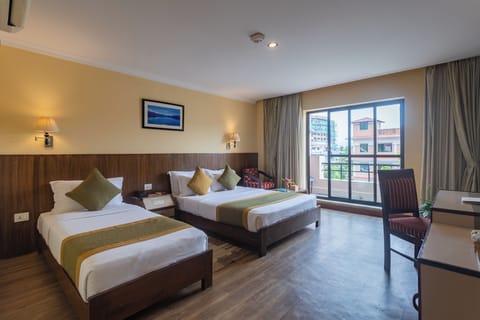 Deluxe Double Room | 1 bedroom, minibar, desk, free WiFi