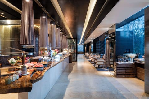 Daily to-go breakfast (MXN 415 per person)