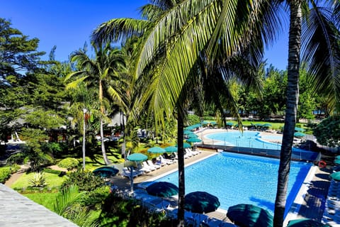 2 outdoor pools, pool umbrellas, sun loungers