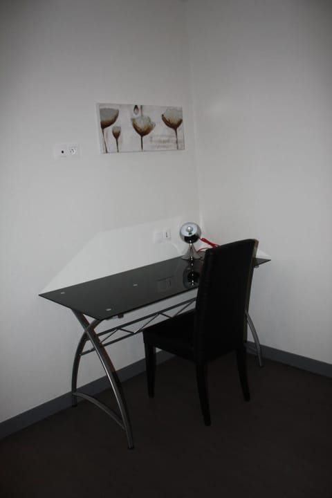 Apartment, 1 Bedroom | Desk, soundproofing, free cribs/infant beds, free WiFi