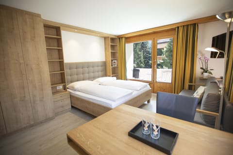 Classic Double Room, Balcony, Mountain View | Minibar, free WiFi, bed sheets