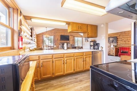 House (3 Bedrooms) | Exterior