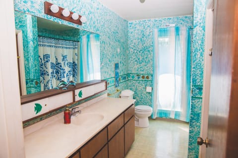 Standard Room (Dolphin Studio) | Bathroom | Shower, towels