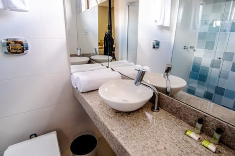 Superior Triple Room | Bathroom | Shower, hair dryer, towels, soap