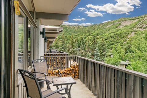 Condo (Lichenhearth 31) | Balcony