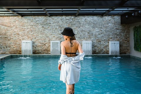 Indoor pool, sun loungers