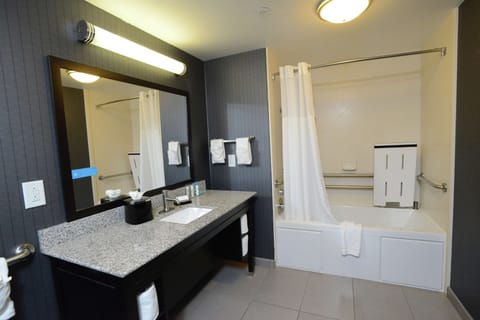 Studio, Accessible, Non Smoking | Bathroom | Rainfall showerhead, hair dryer, towels