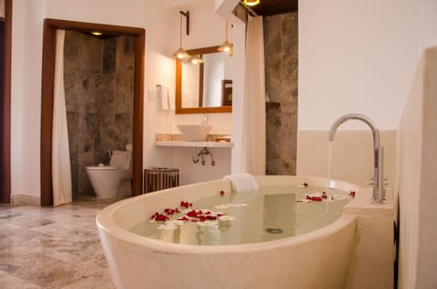 Villa, 1 Bedroom | Deep soaking bathtub