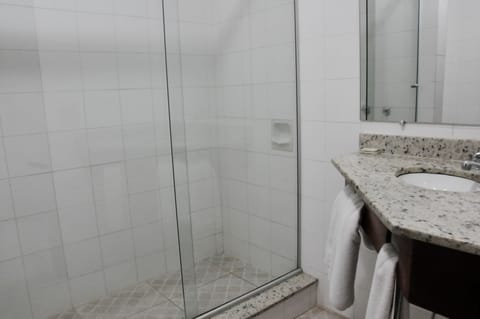 Single Panoramico | Bathroom | Shower, towels