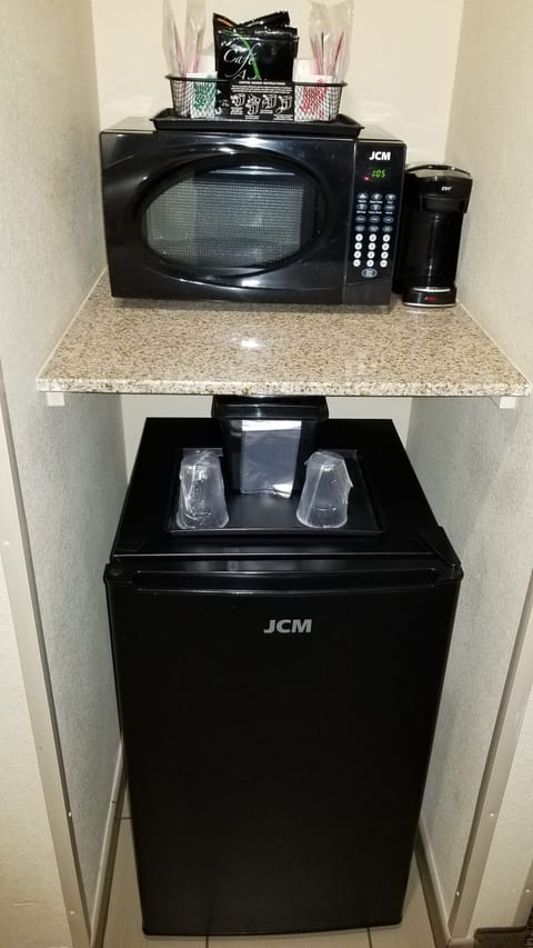 Mini-refrigerator