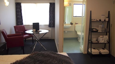 Double Room | Iron/ironing board, cribs/infant beds, free WiFi, bed sheets