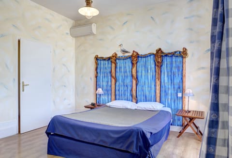 Standard Double Room, 1 Double Bed, Private Bathroom | Desk, free cribs/infant beds, free WiFi