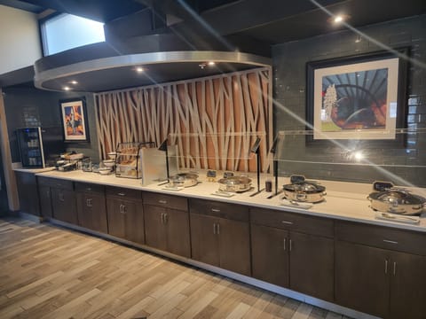 Daily buffet breakfast (USD 7.49 per person)