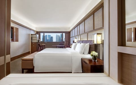 Pacific Club | Premium bedding, minibar, in-room safe, desk