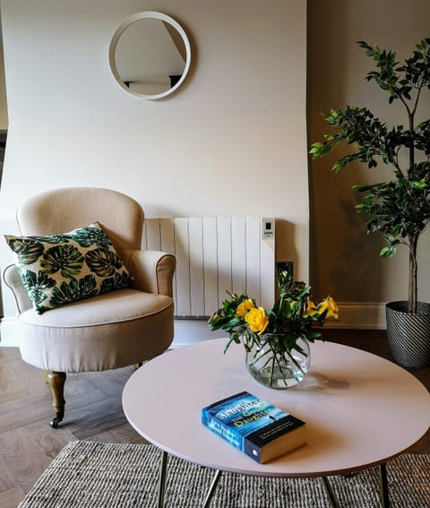 Penthouse (Tower Mews) | Living room | 35-inch flat-screen TV with digital channels, LCD TV