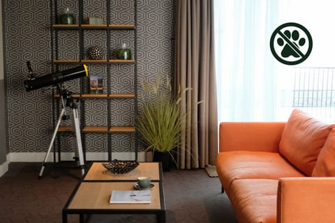 Panoramic Room | In-room safe, laptop workspace, free WiFi, bed sheets